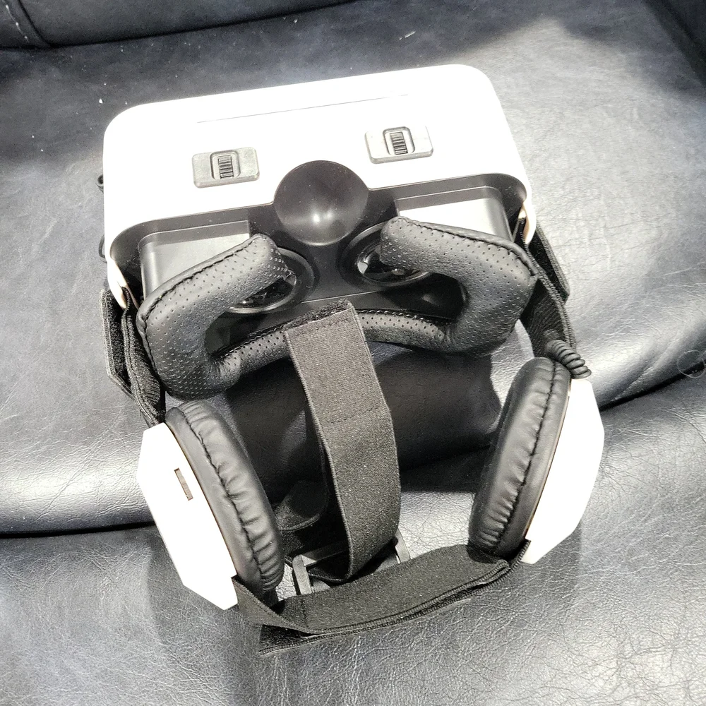 Sharper Image Smart phone / I-phone VR Headset