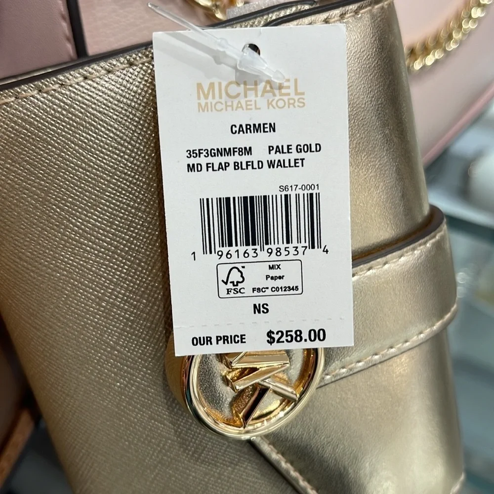 MICHAEL KORS CARMEN MEDIUM LOGO AND FAUX LEATHER WALLET PALE GOLD NWT