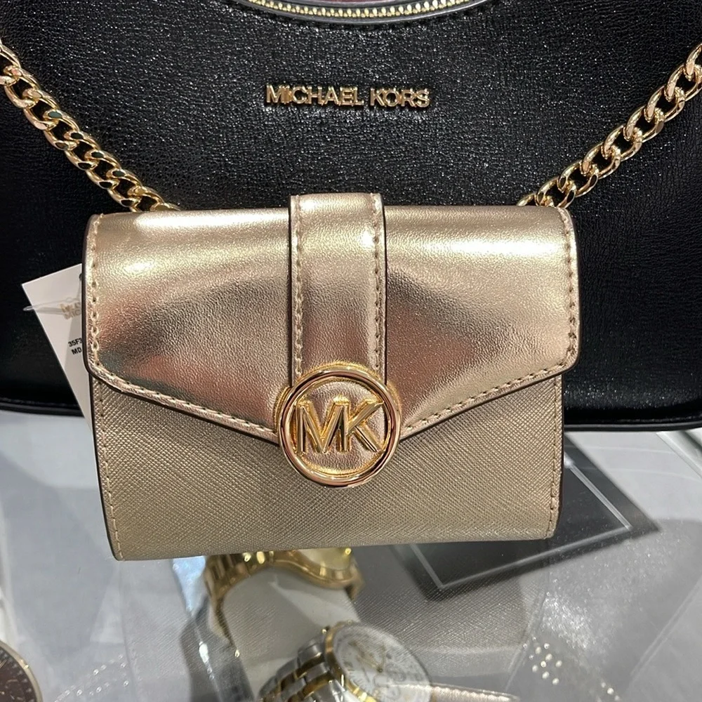 MICHAEL KORS CARMEN MEDIUM LOGO AND FAUX LEATHER WALLET PALE GOLD NWT