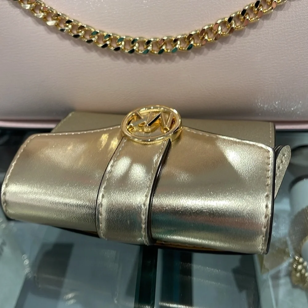 MICHAEL KORS CARMEN MEDIUM LOGO AND FAUX LEATHER WALLET PALE GOLD NWT
