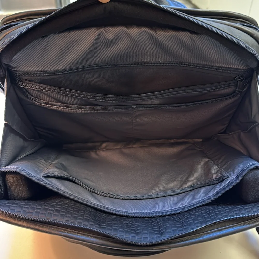Tumi excellent almost