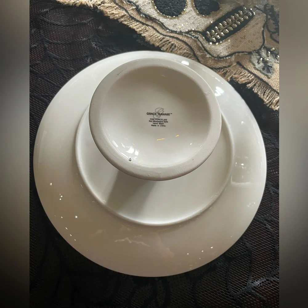 GRACE TEAWARE NWOT Crowned Skull Gothic Design Fine Porcelain Cake Pedestal
