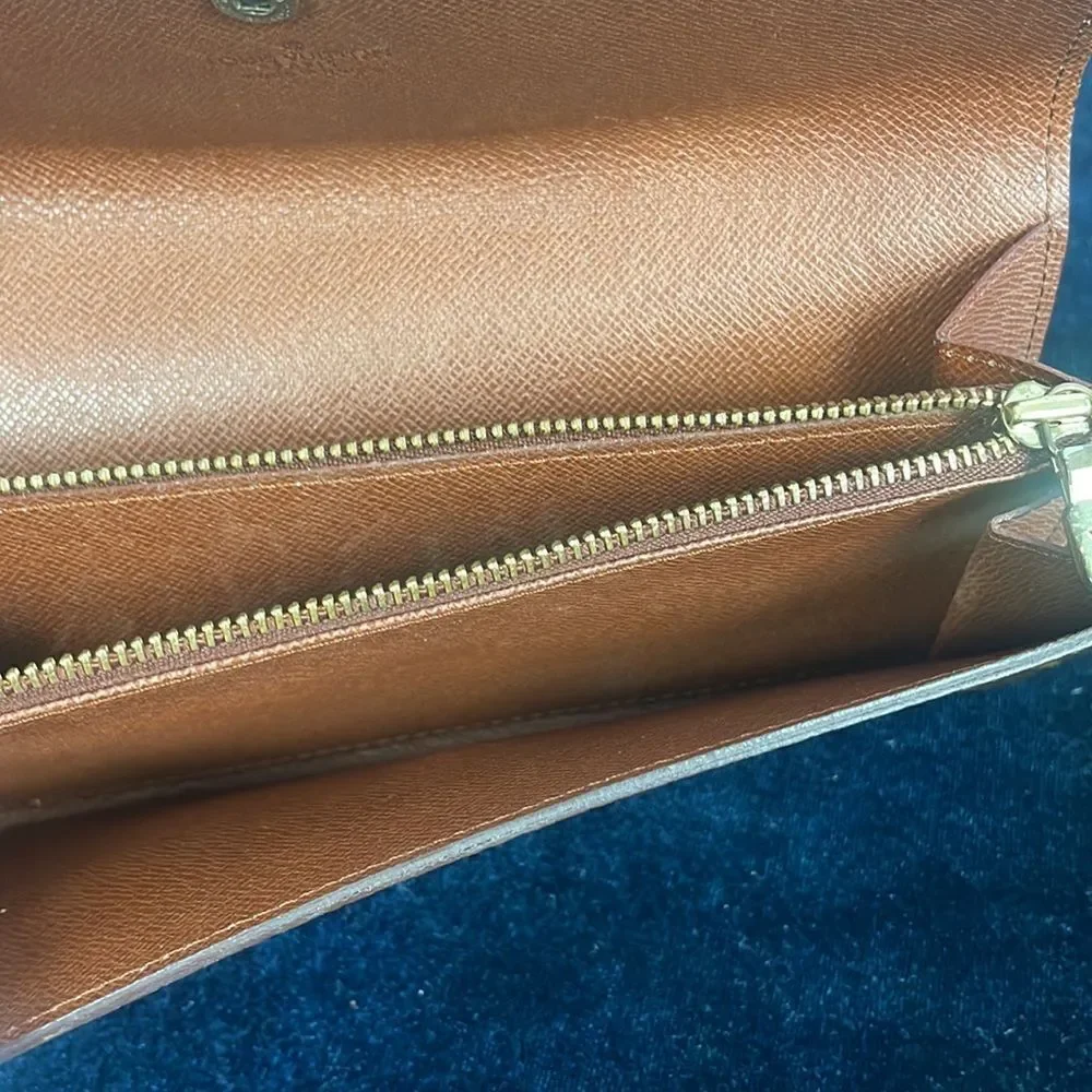 Louis Vuitton 100% shop