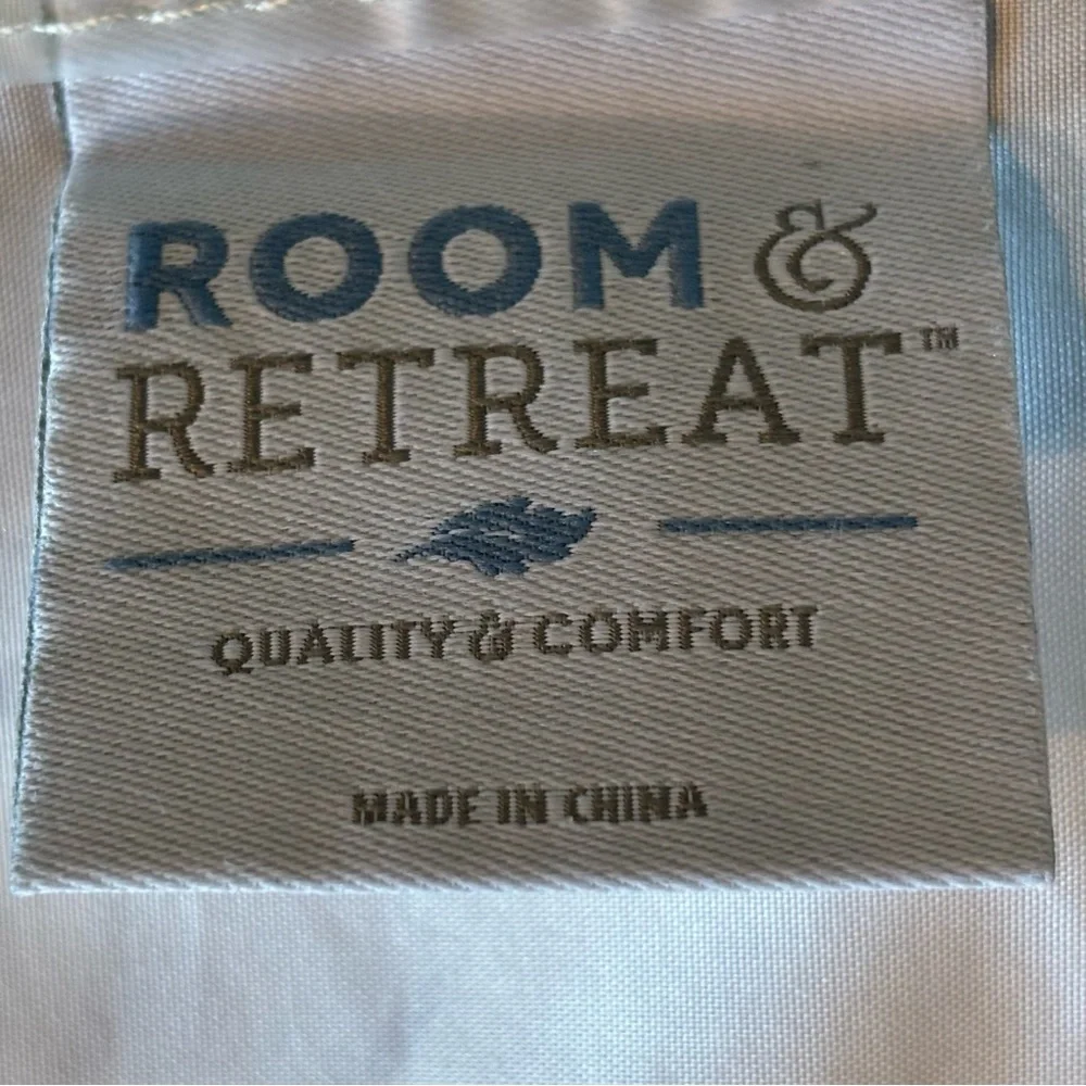 Room and retreat dainty normcore