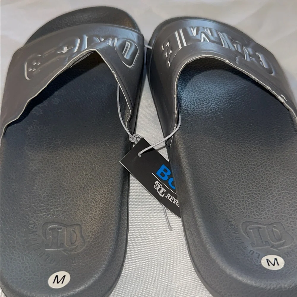 NWT Boys Slam Dunk Basketball Sandal Slides Shoes Size M 13/1