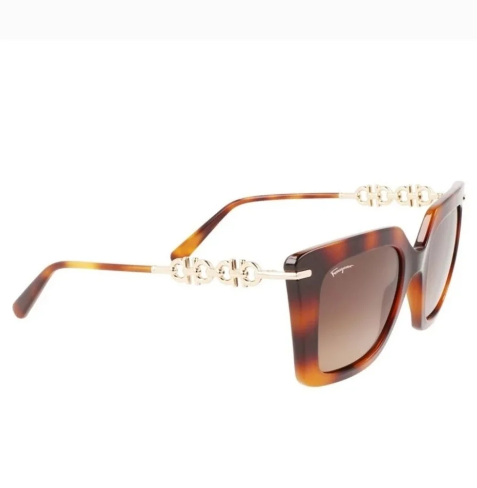 Salvatore Ferragamo used salvatore