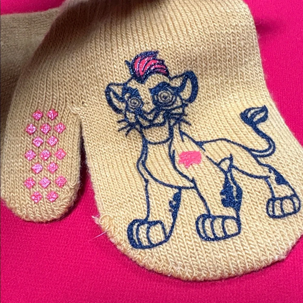 Disney toddler Lion Guard gloves. NWT!