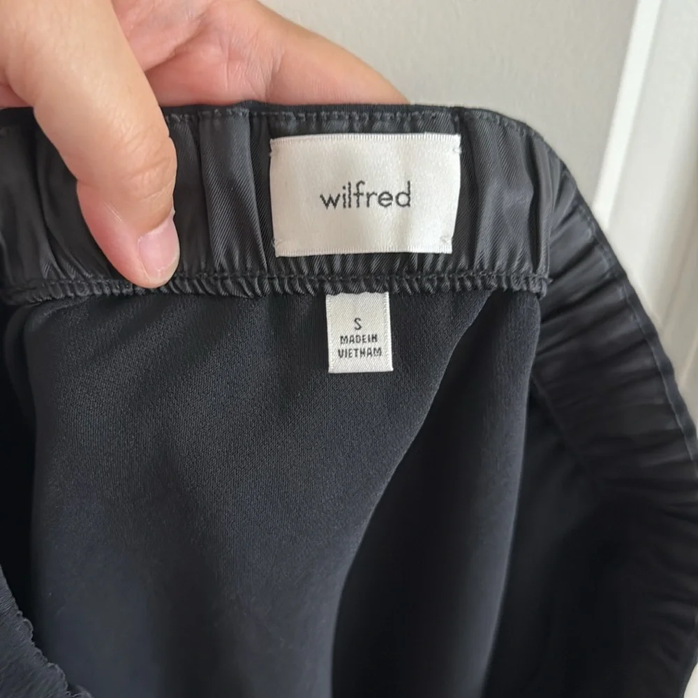 Aritzia Wilfred Muse Cargo Midi Skirt - Black (S)