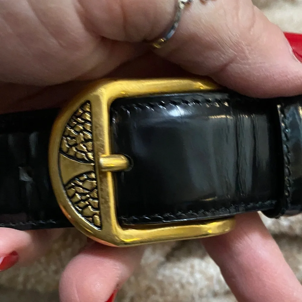 Elegant Gold and Black Women's Belt
