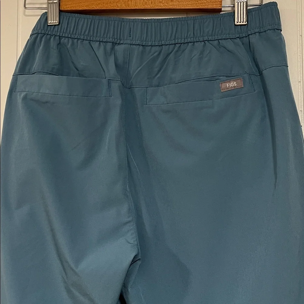 Figs sleek teal