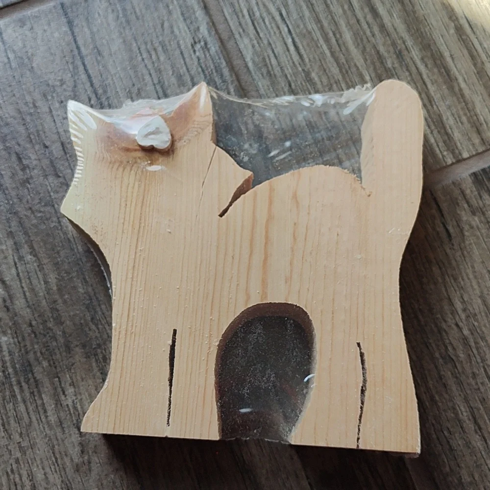 Black Decorative Cat Figurine - Charming Cat Décor - DYI