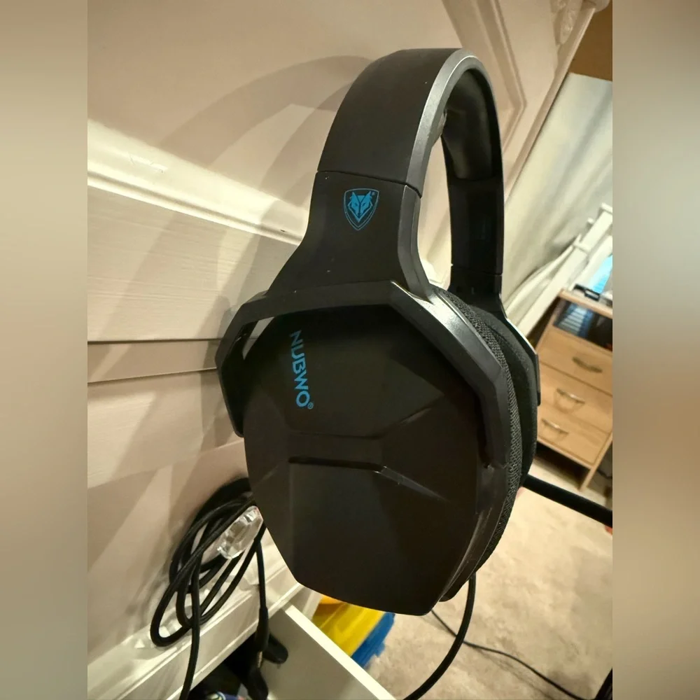 N/A black wired