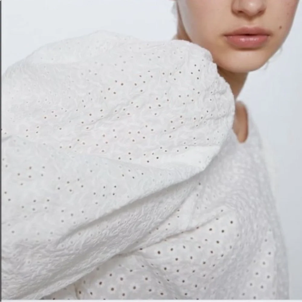 Zara crisp white