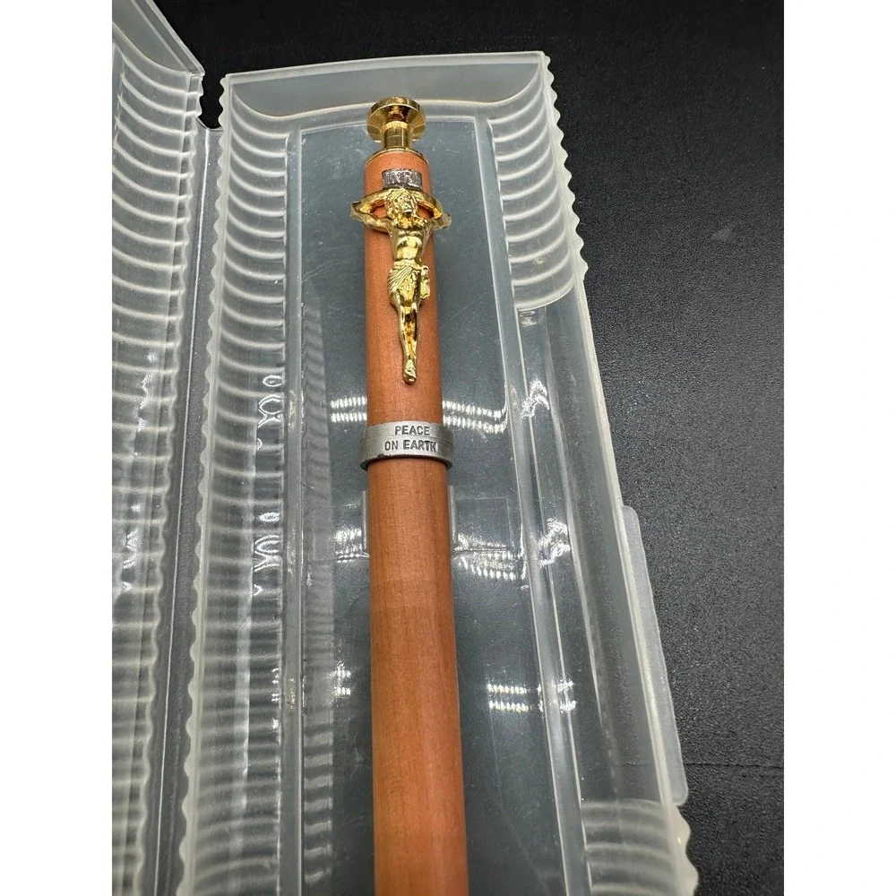 N/A wood crucifix