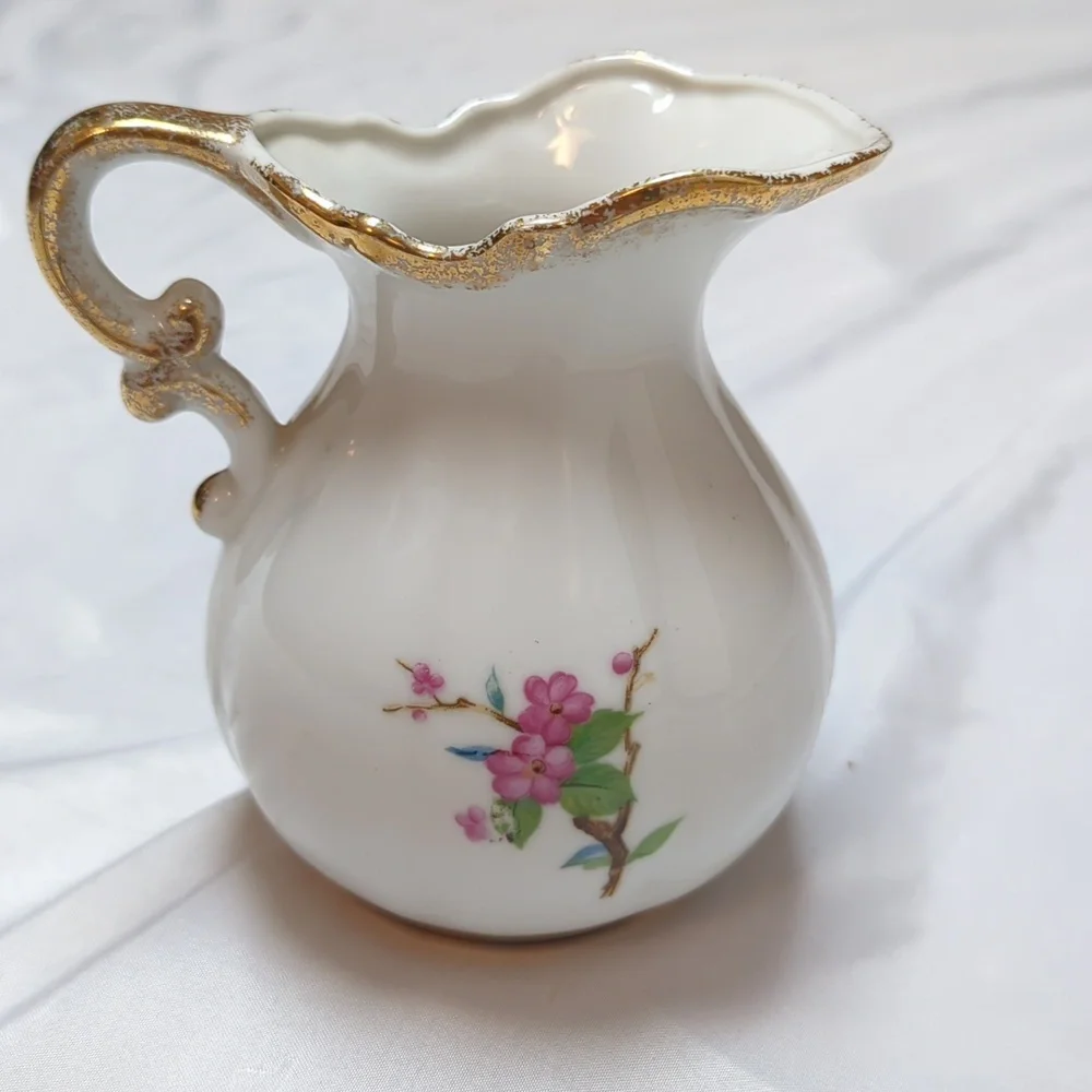 Vintage gently used