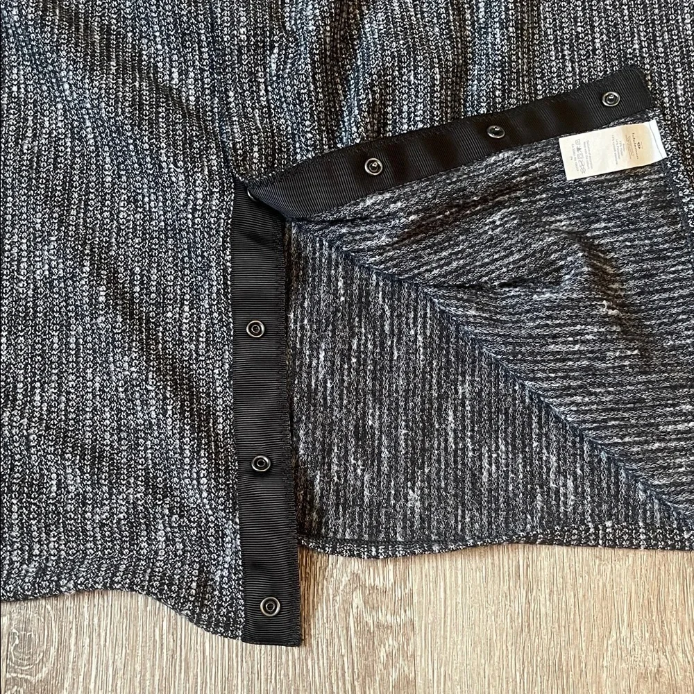 Lululemon Rulu Vinyasa Scarf black and white versatile infinity