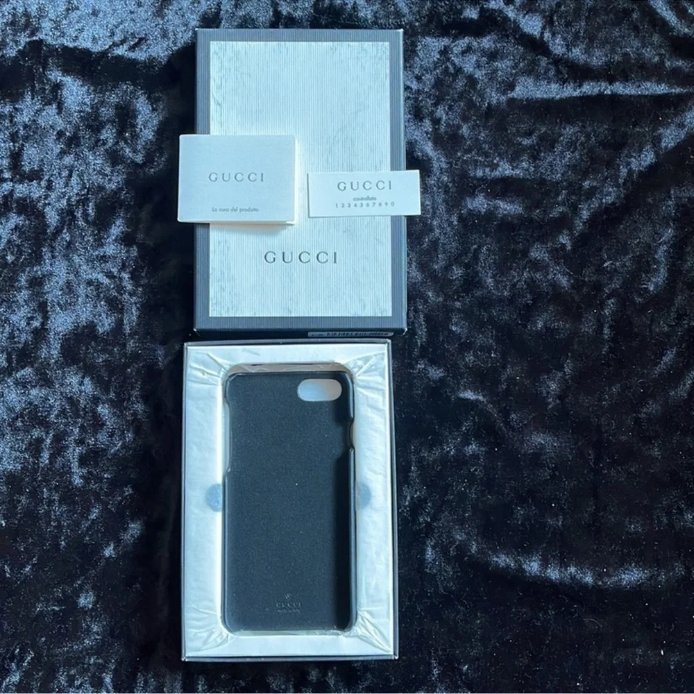 Gucci iPhone 7 / 8 Black Coated Canvas L’Aveugle Par Amour Case