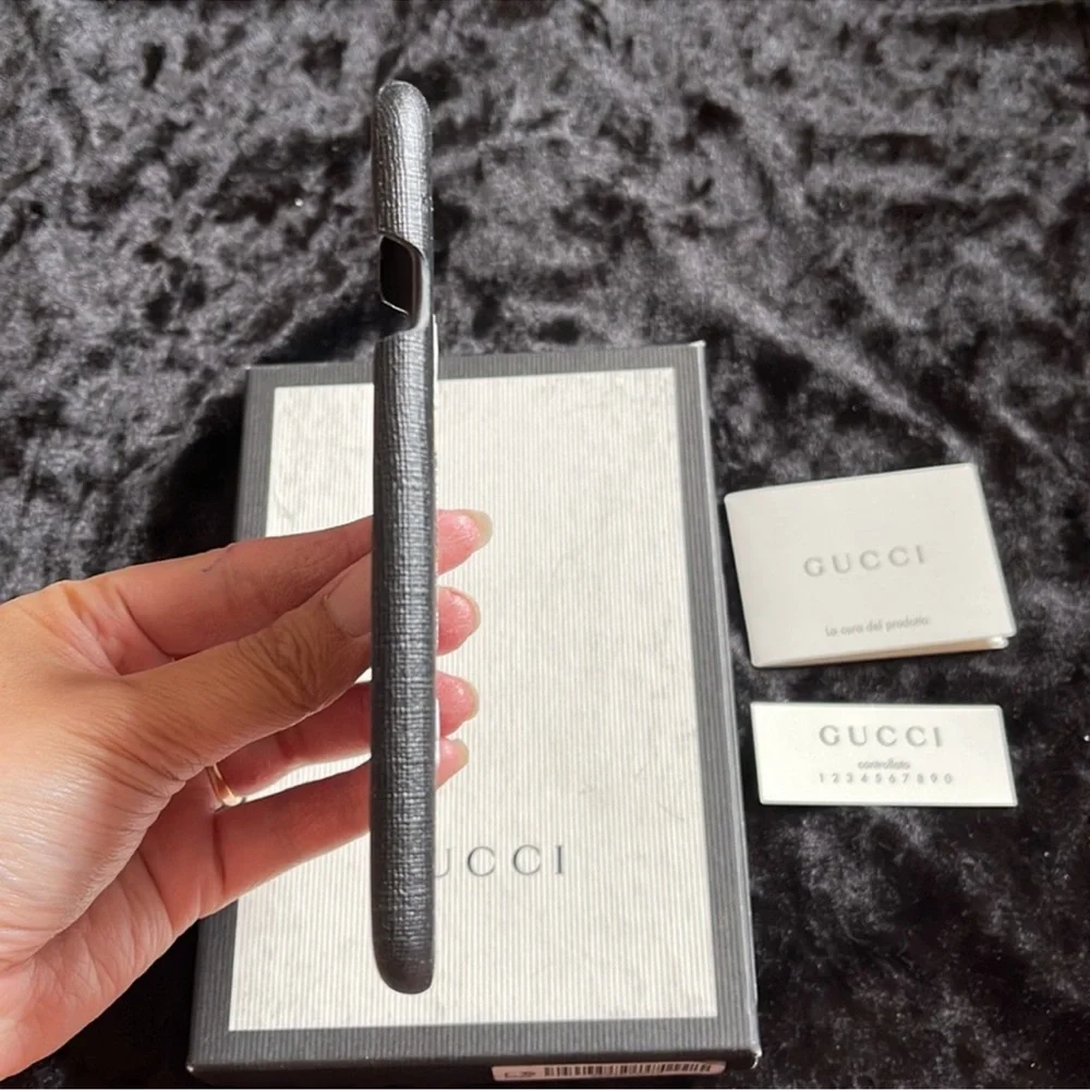 Gucci iPhone 7 / 8 Black Coated Canvas L’Aveugle Par Amour Case