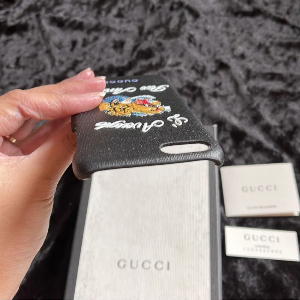 Gucci iPhone 7 / 8 Black Coated Canvas L’Aveugle Par Amour Case