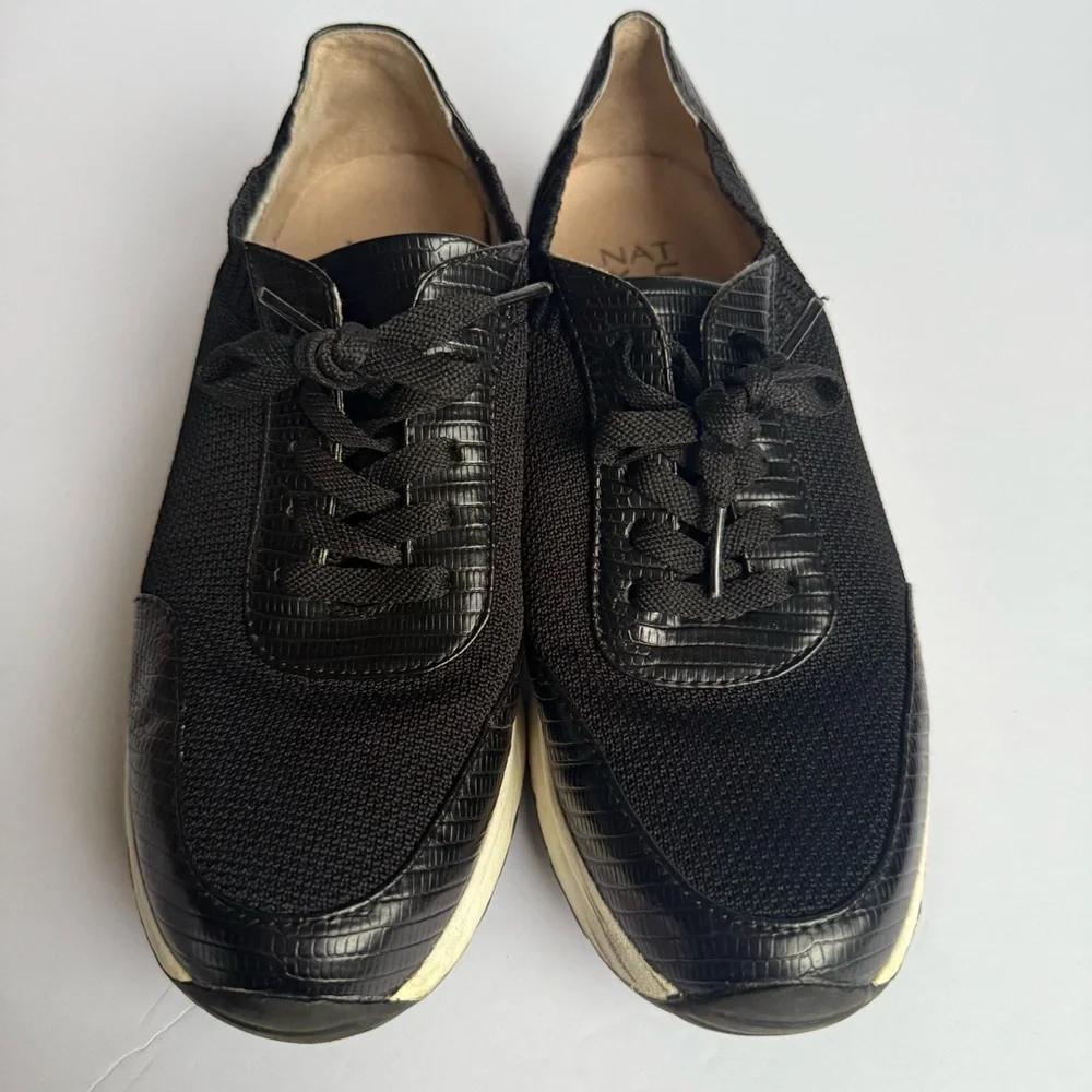 Naturalizer sneakers featuring