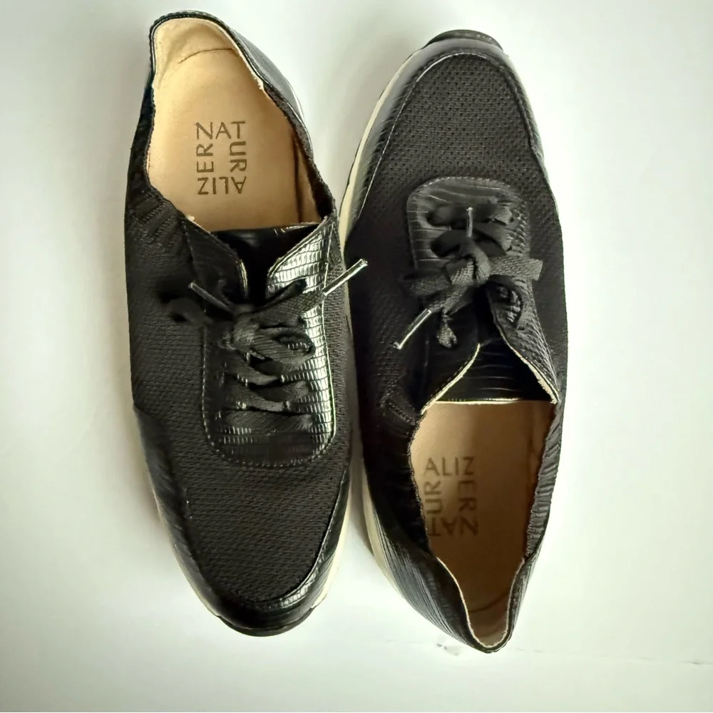 Naturalizer sneakers featuring