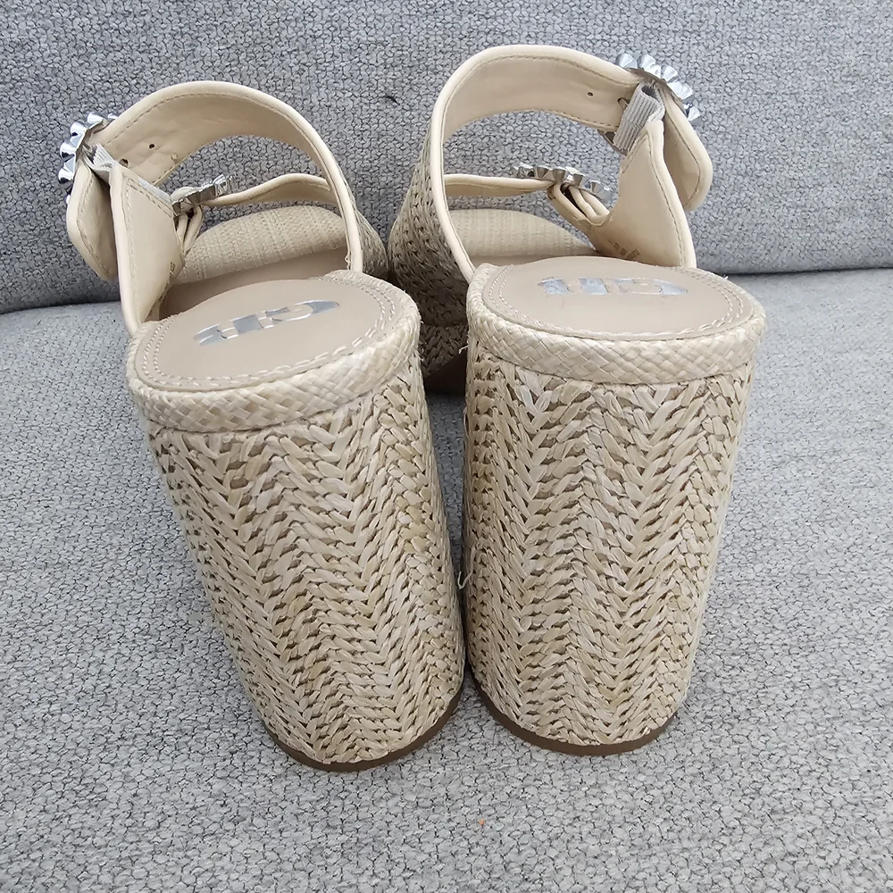 Gianni Bini Beige Tan Woven Heels Shoes w/Crystal Accents Women's Size 9.5 NWOB