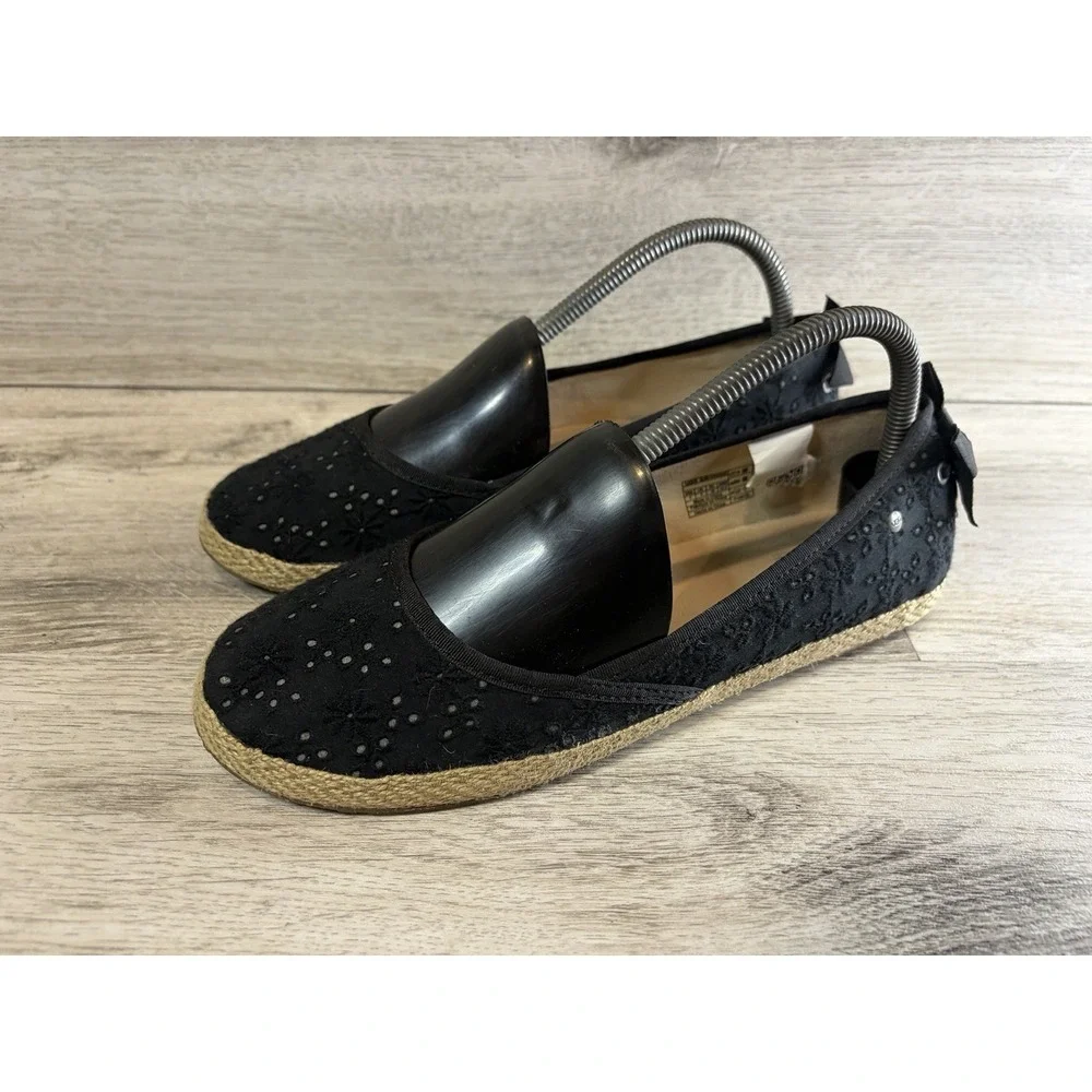 UGG tassy eyelet