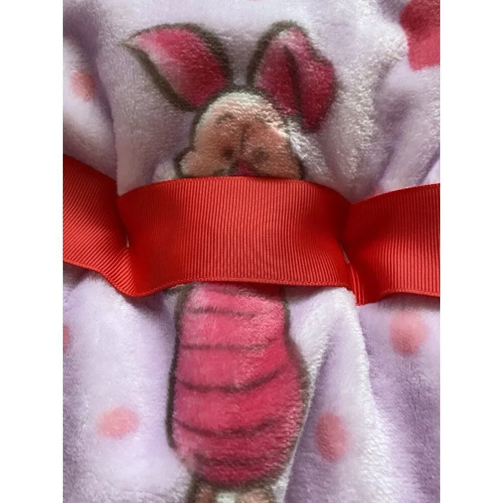 Disney Winnie The Pooh Piglet Hearts Valentines Blanket Soft Throw 60 X 70”‎ NEW
