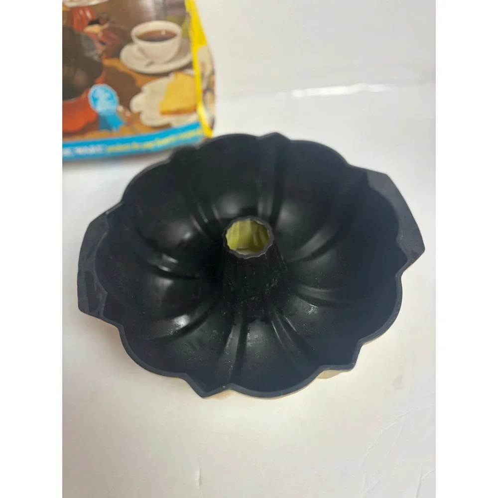 Nordic Ware 000 vibrant perfect