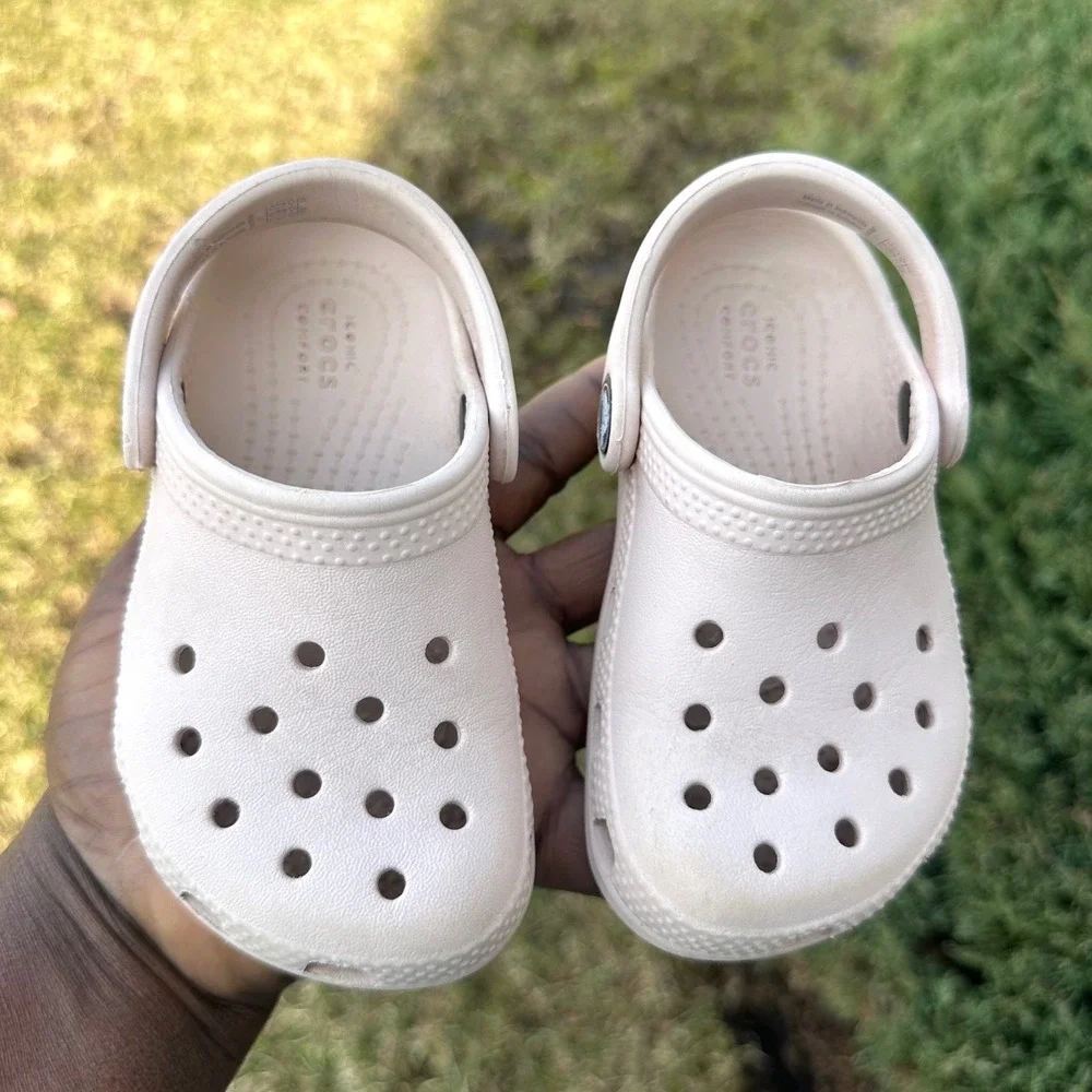 CROCS color pictures show