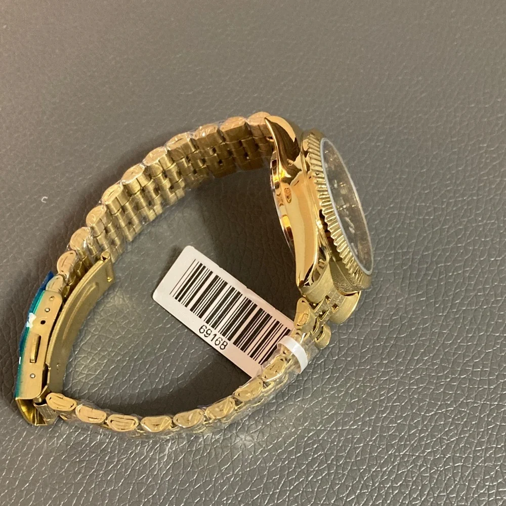 Invicta sleek gold