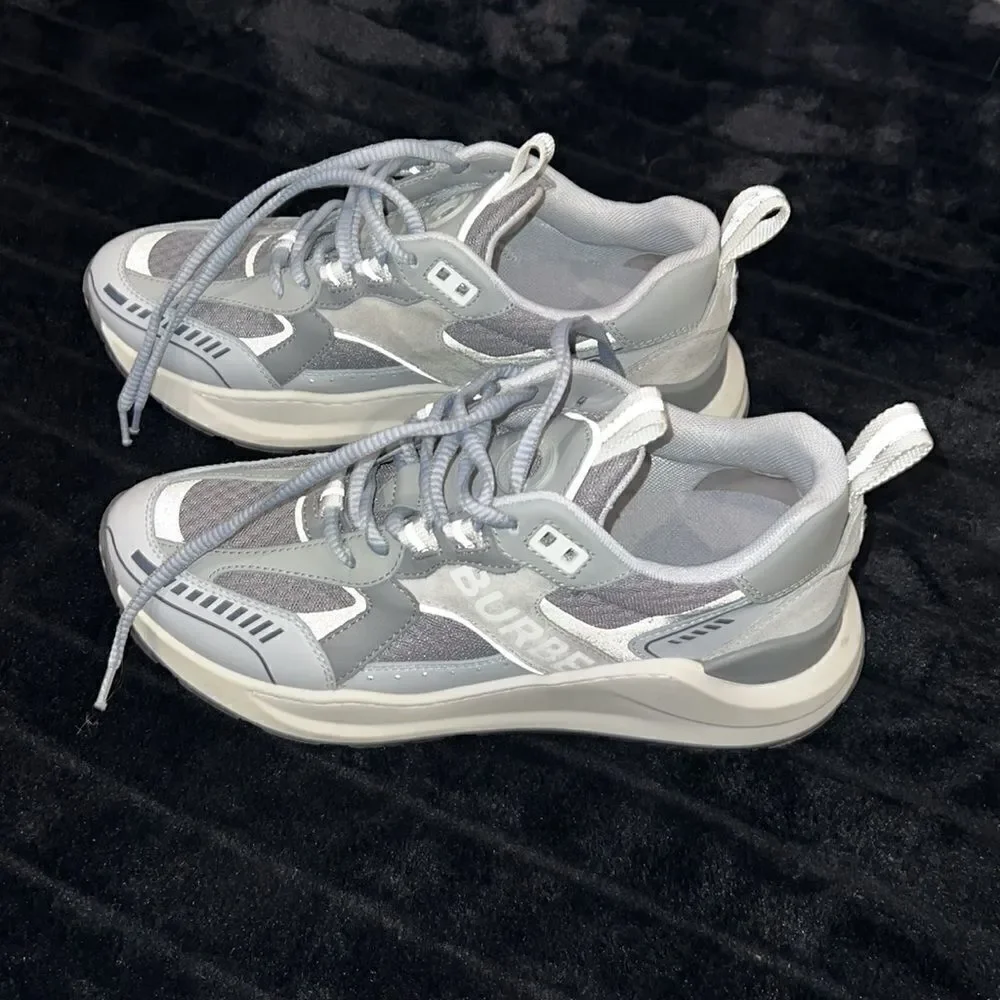 Burberry step out