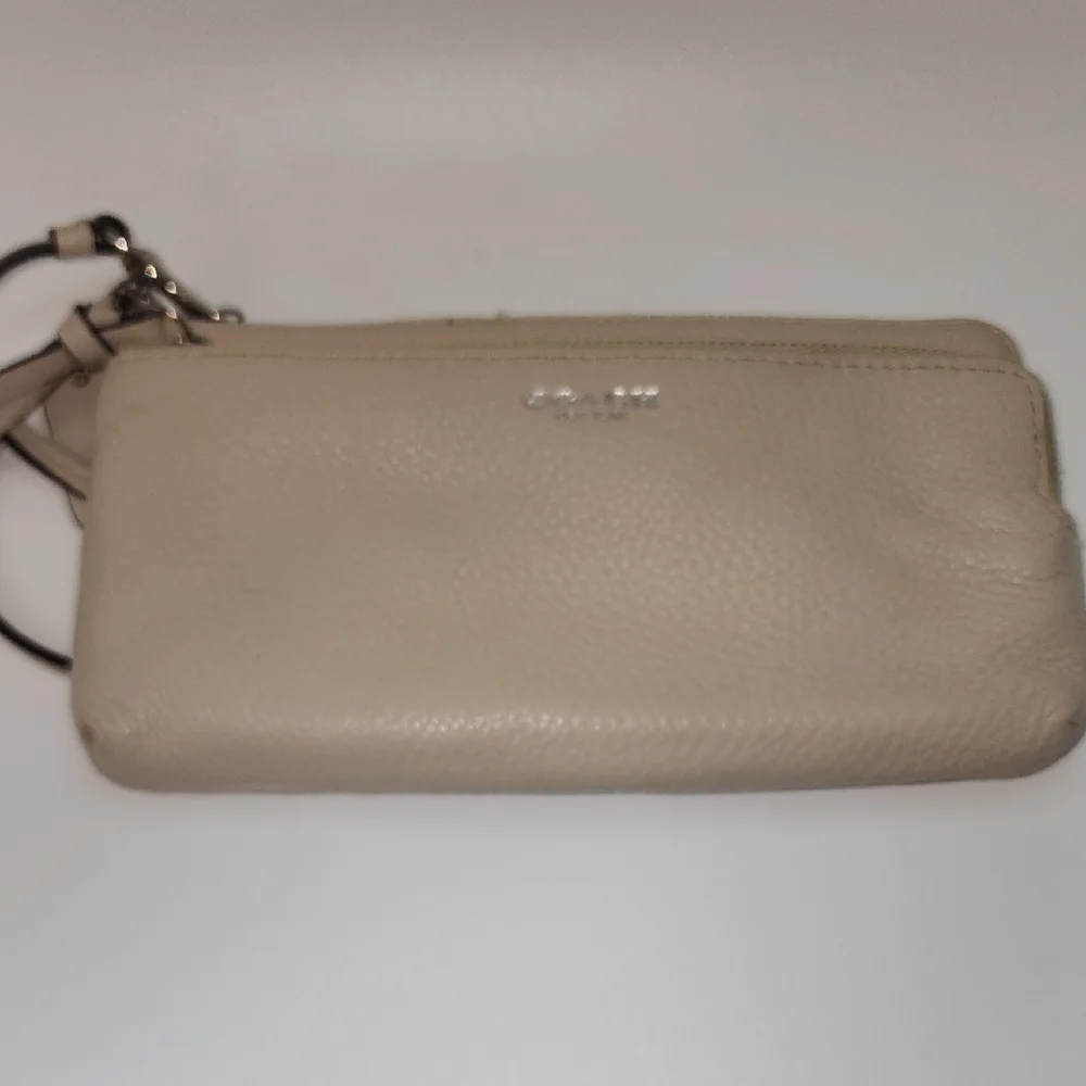 Coach‎ Beige Leather Wristlet Crossbody