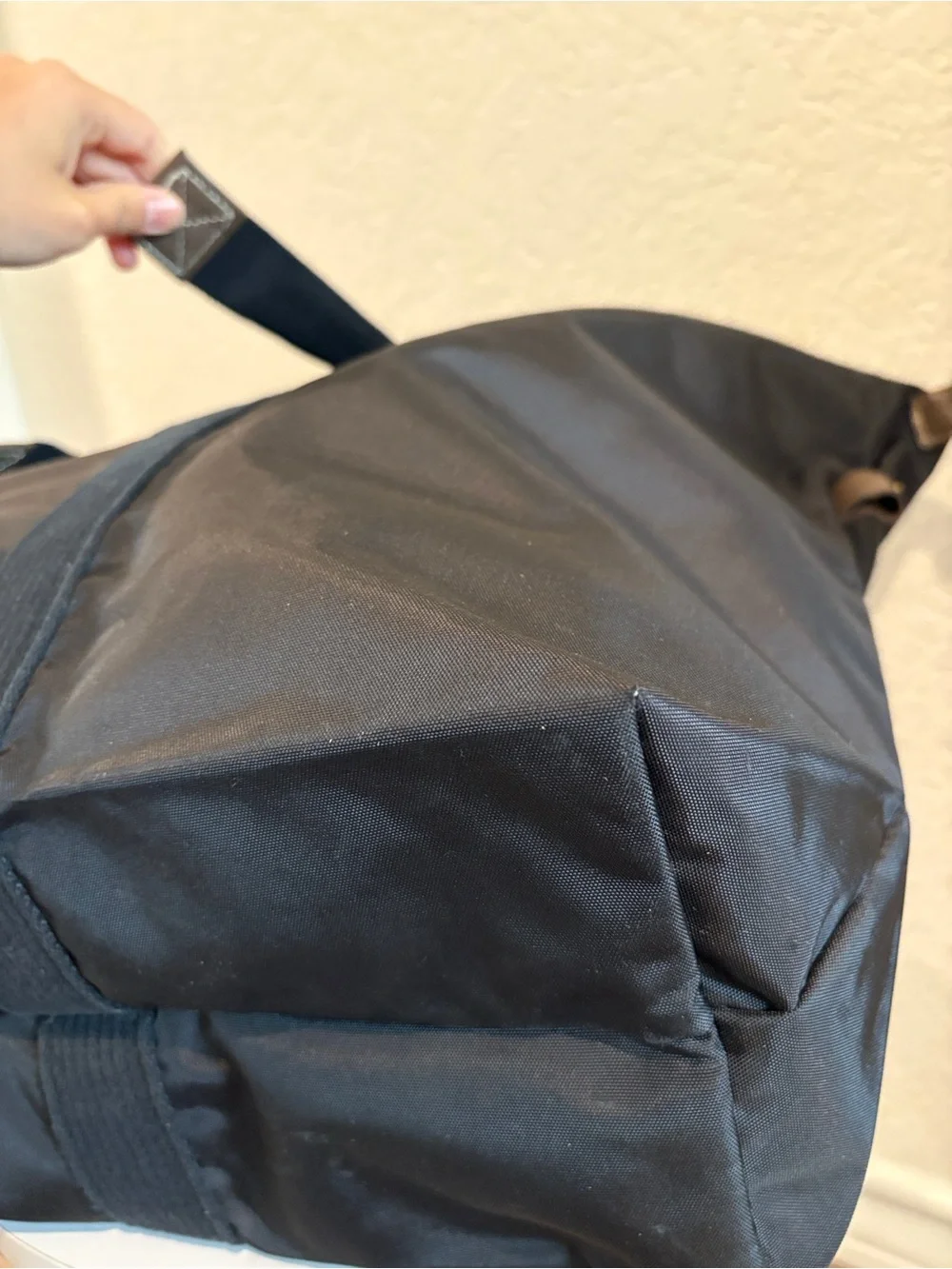 Dunhill spacious black