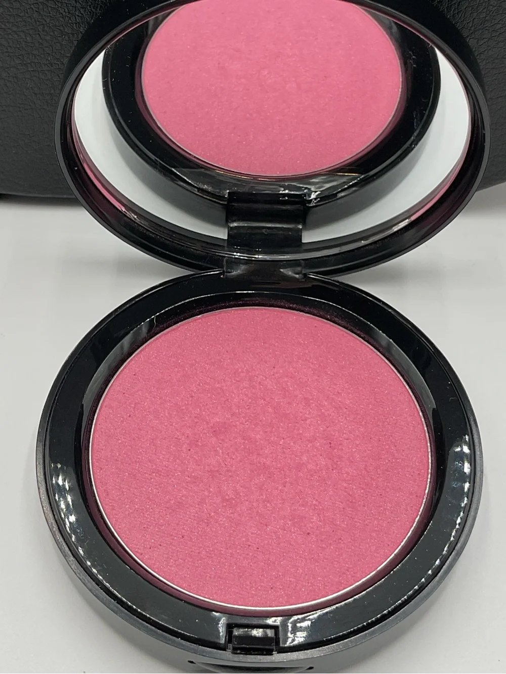 Bobbi Brown micro casing sheer
