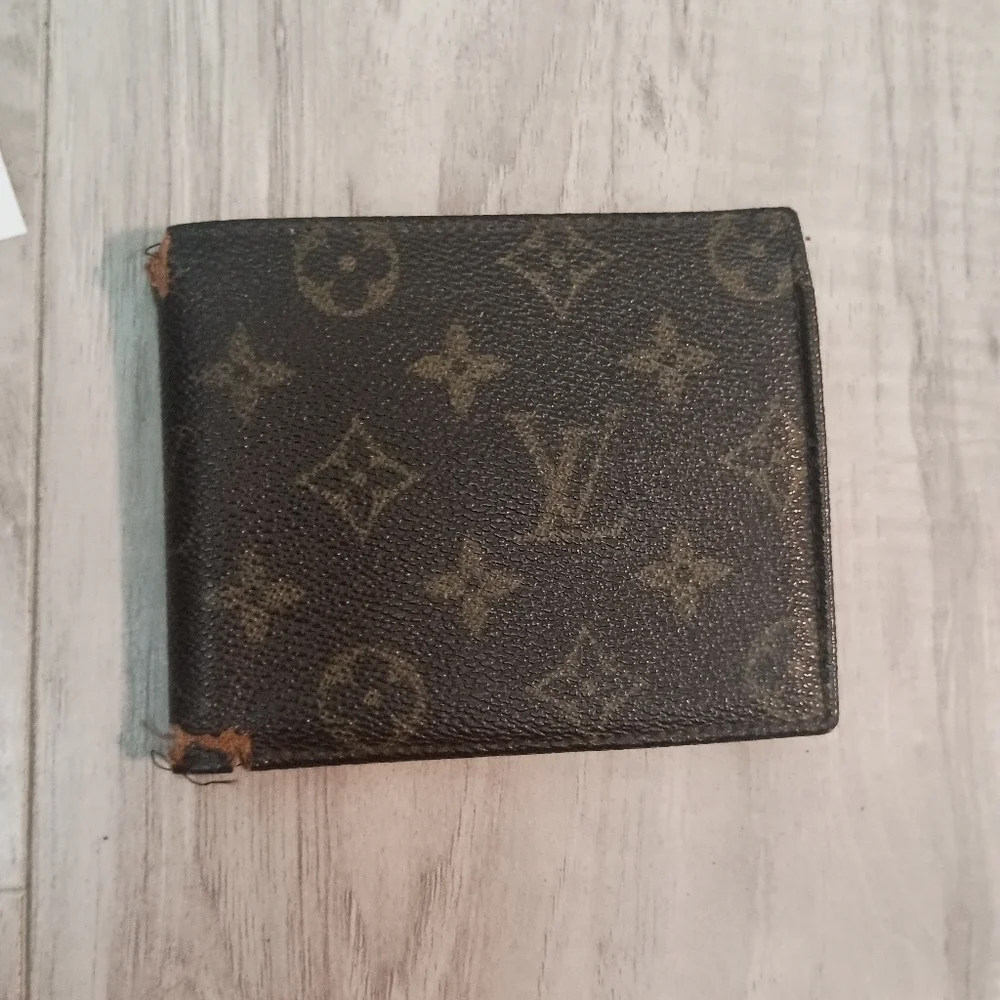 Authentic LOUIS VUITTON Monogram Porte Billet Carte Credit Marco