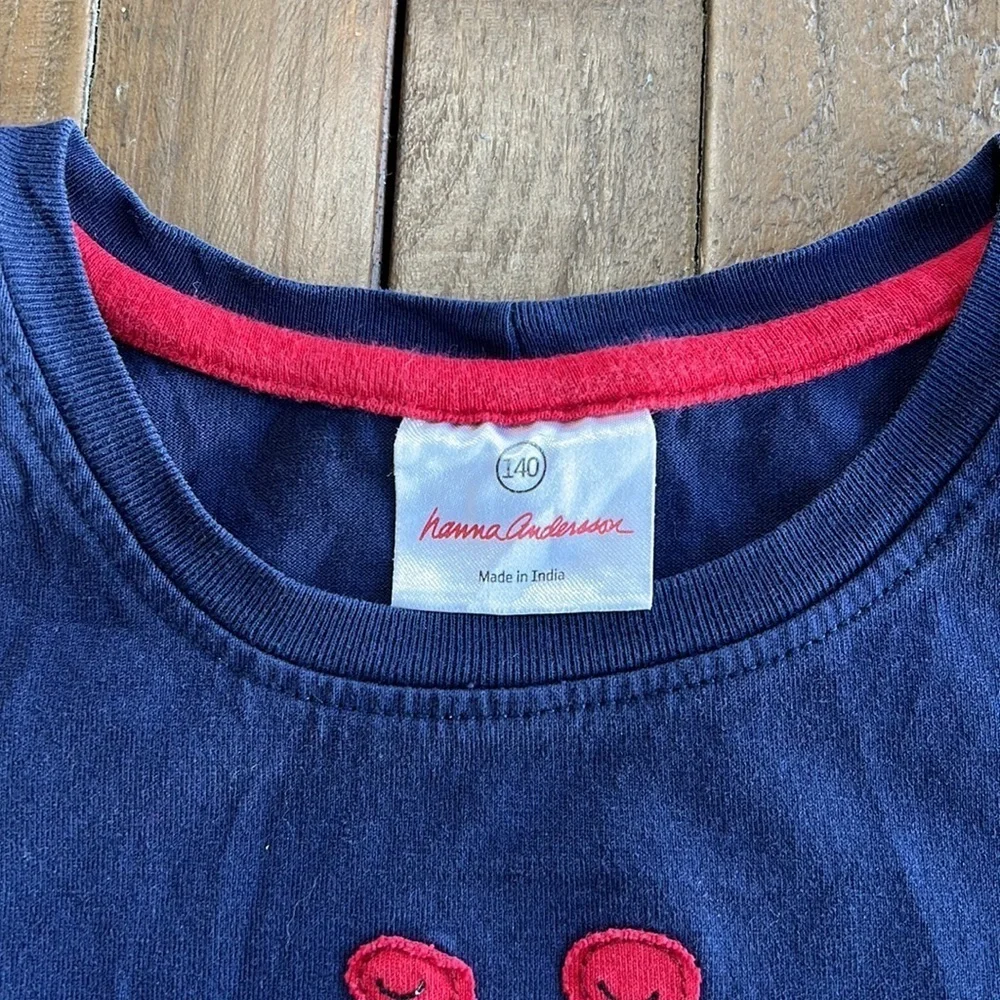 Hanna andersson navy crab appliqué tee shirt
