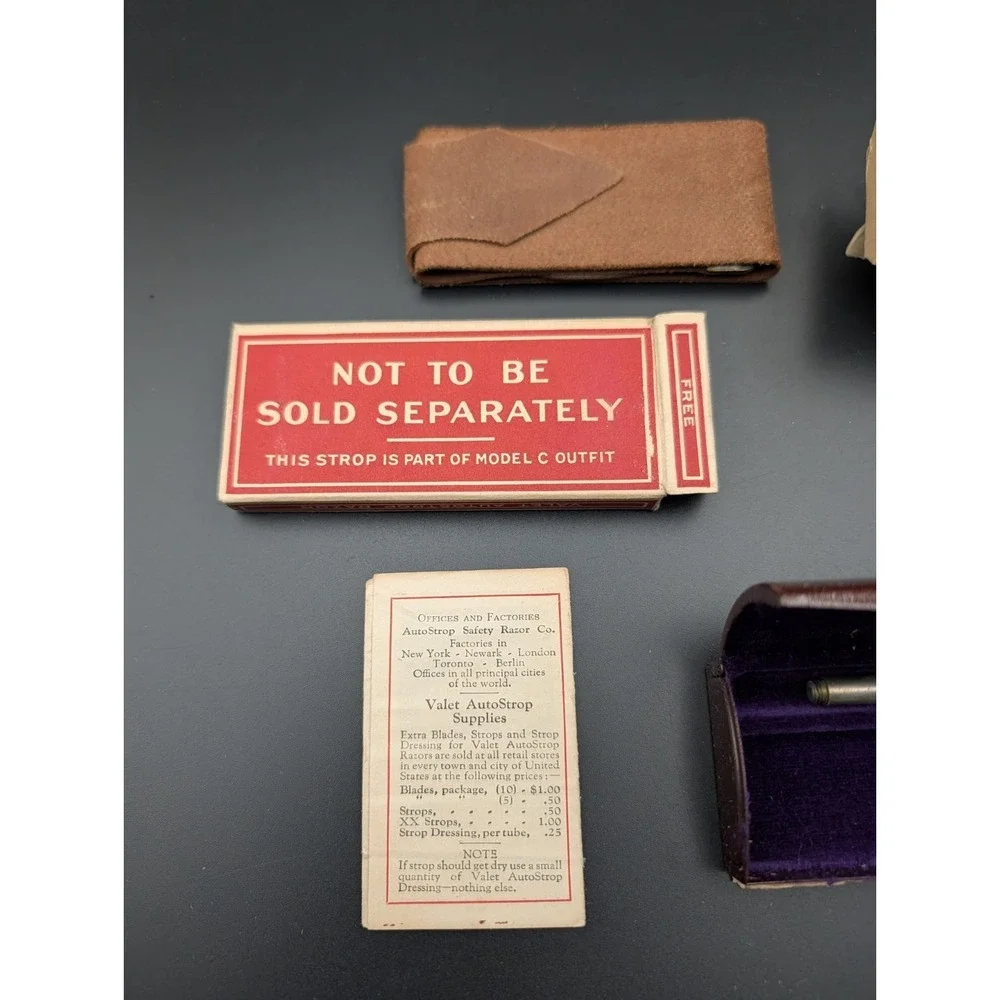 Vintage‎ Valet AutoStrop Razor Set w/ Orig. Box & Strap