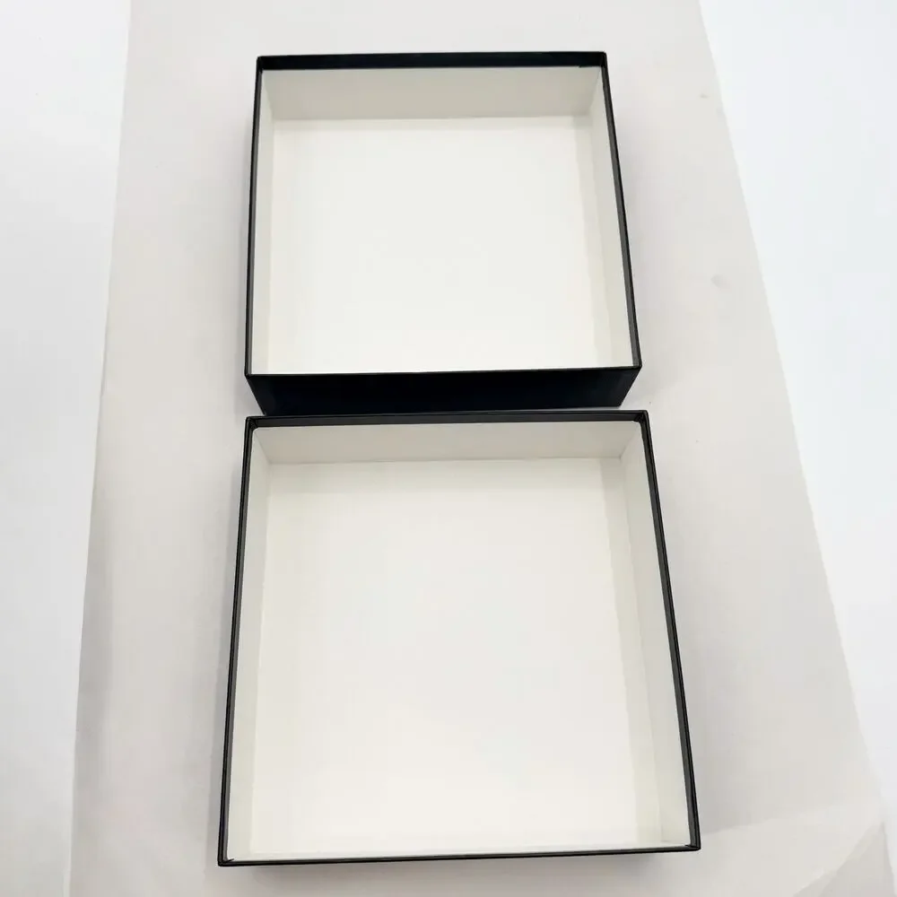 Gucci black white