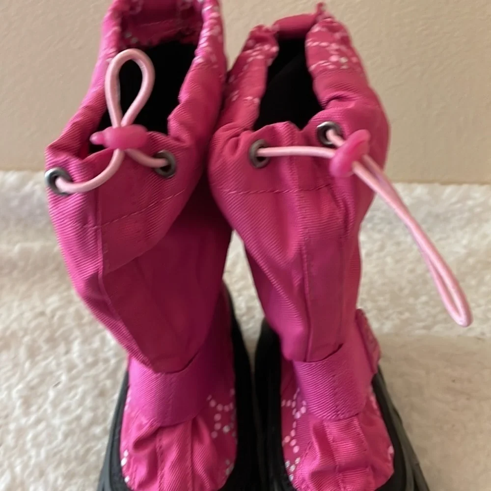 KAMIK NWOT Snow Boots Size 3