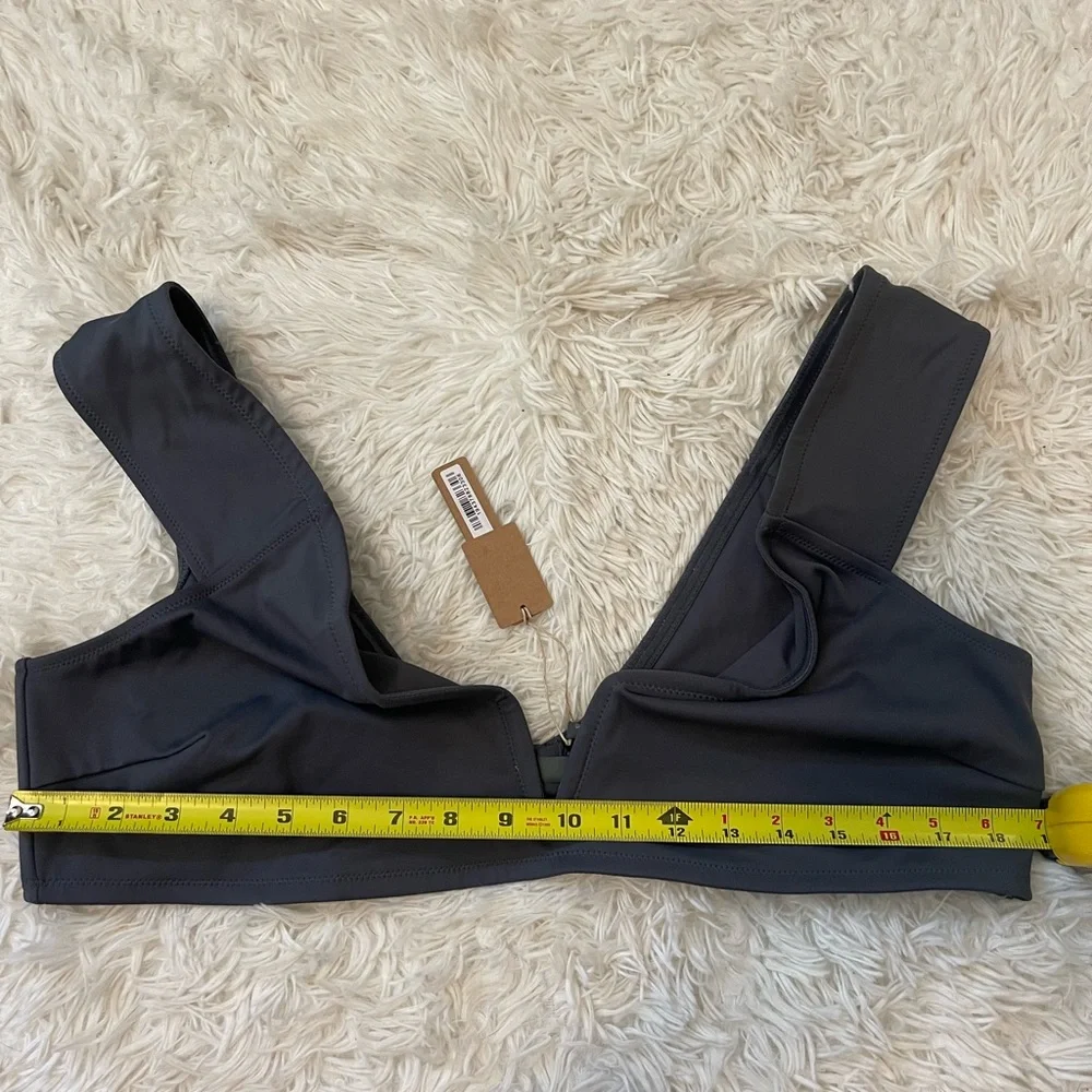 SKIMS top shoulder 3x