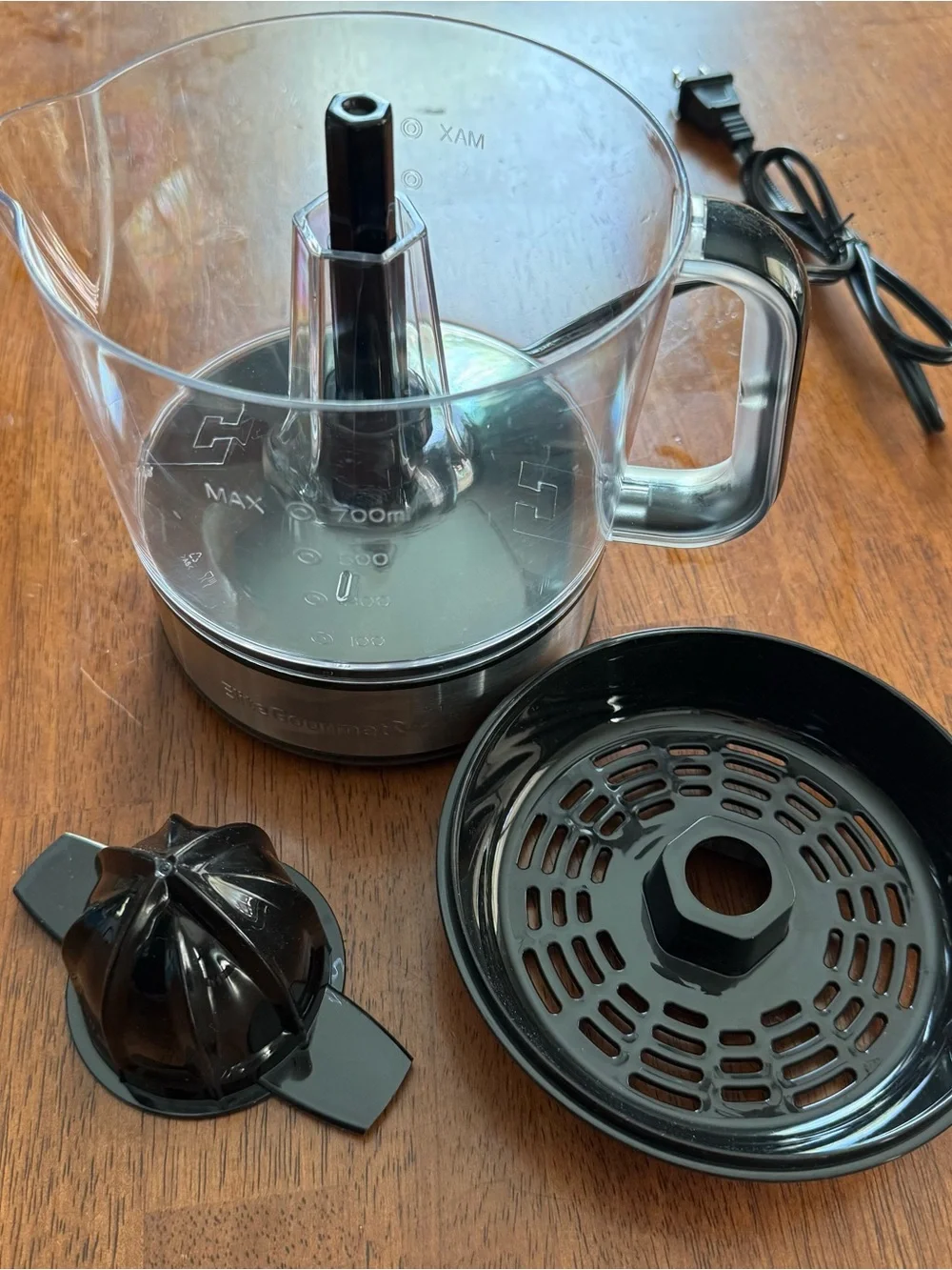 Elite Gourmet 24 oz Citrus Press Juicer, Black Gentle Usedw