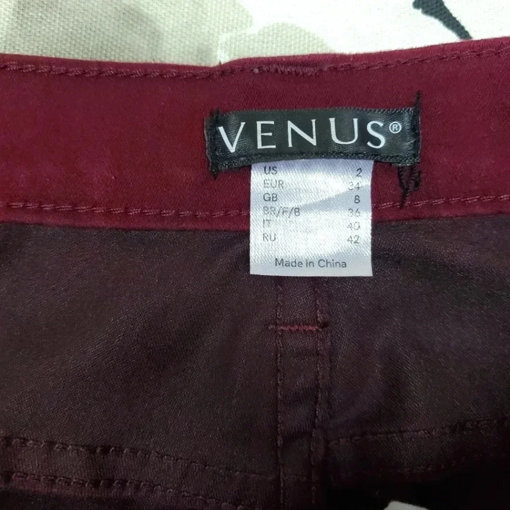 VENUS hang 30 not