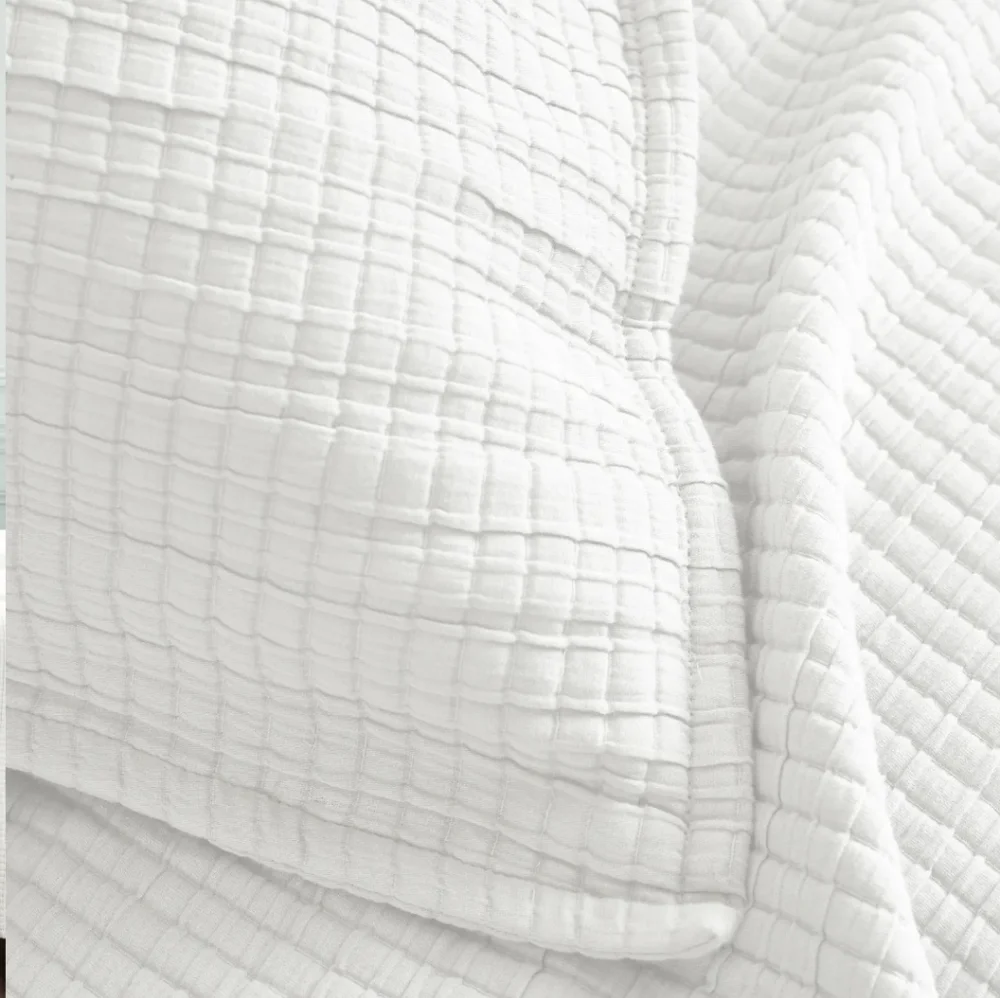 Quince bedding can