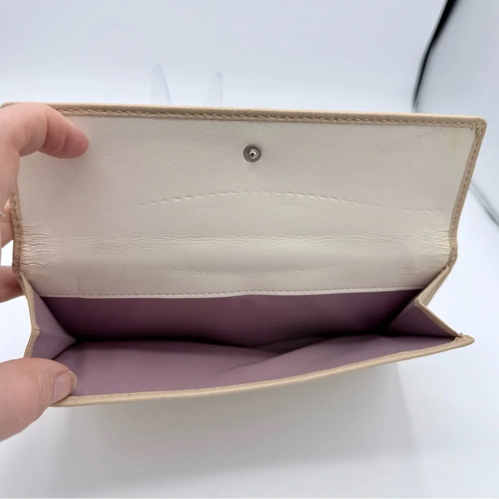 Coach wallet id