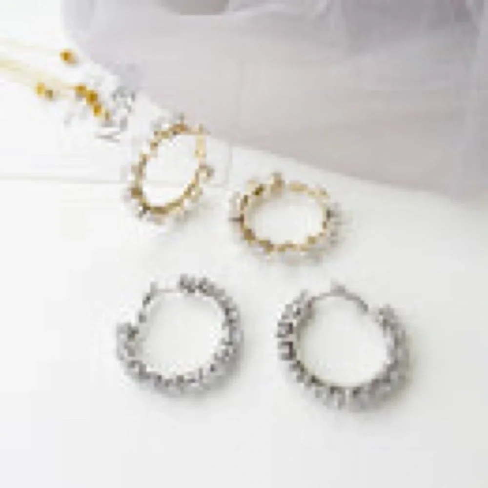 N/A elegant gold