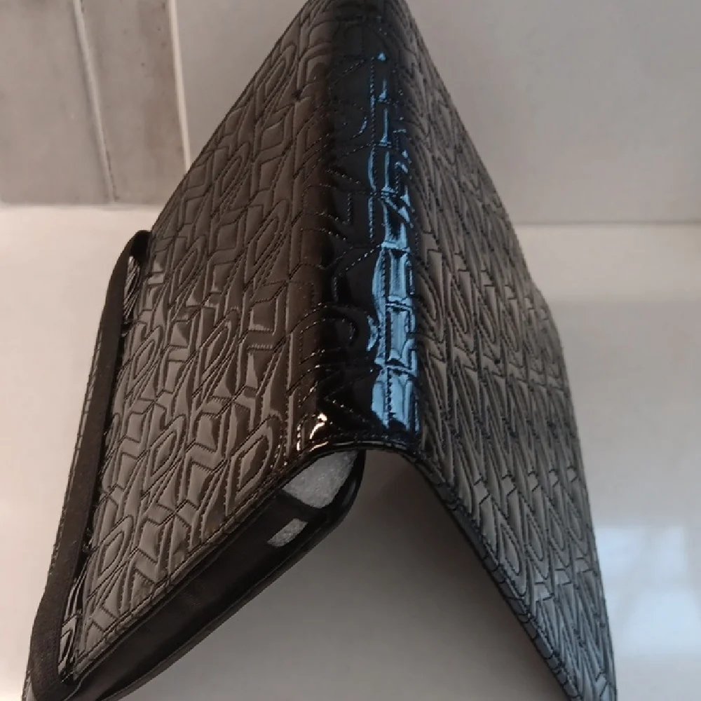 Dkny tablet cover