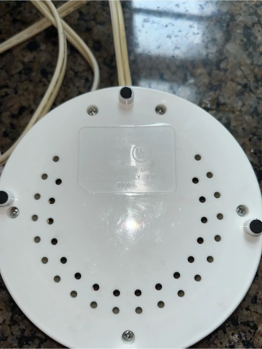 White Electric Candle/Mug Warmer with Black Heating Surface