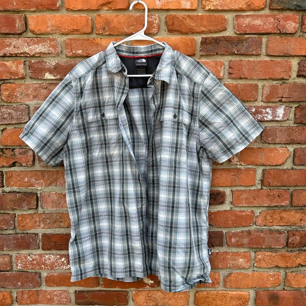 The North Face Men’s Gray Plaid Short Sleeve Shirt XL
