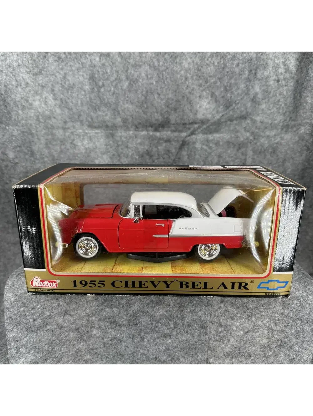 Redbox 1955 Chevy Bel-Air 1/24 Scale Diecast Model Car 68033 Red White NIB 810